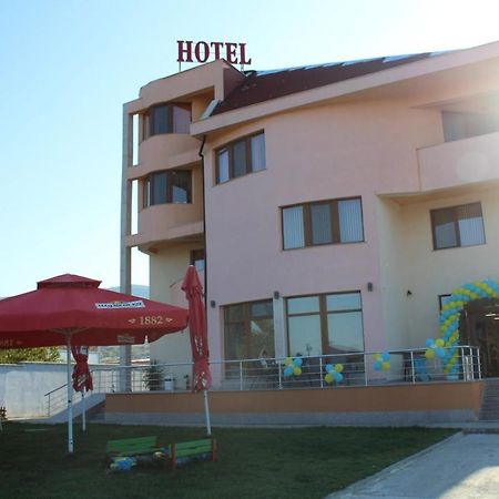 Семеен Хотел Дани Assenowgrad Exterior foto