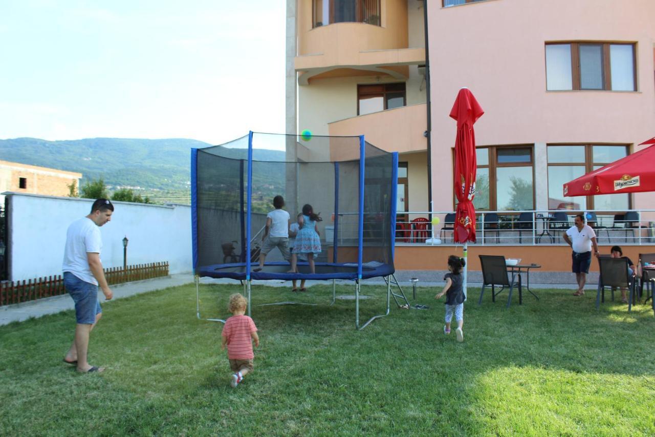 Семеен Хотел Дани Assenowgrad Exterior foto
